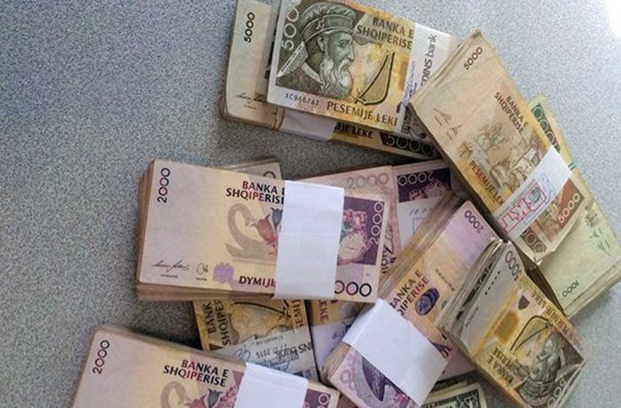 Албания будет выдавать ВНЖ иностранцам, инвестирующим от 10 млн. леков