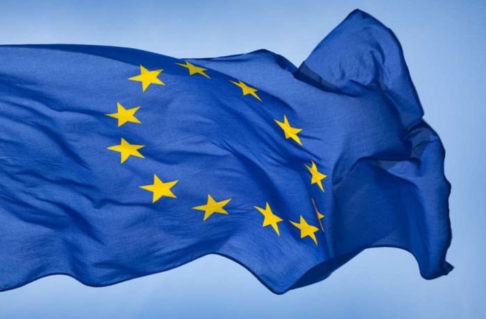 Еврокомиссар позитивно оценил реформы в Албании 