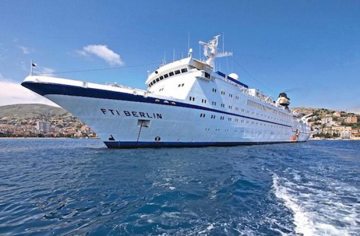 Туристы из России и Беларуси приплыли в Албанию на круизном лайнере MS Berlin