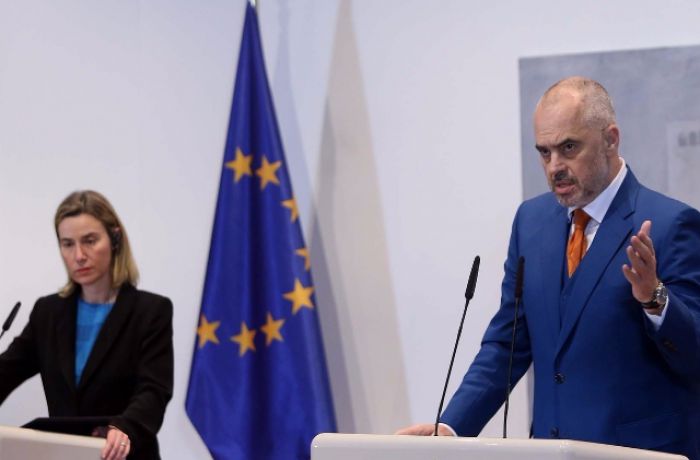 Переговоры о вступлении Албании в Евросоюз должны начаться в 2016 году