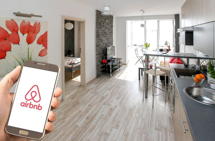 Годовой доход от Airbnb в Албании достиг €40 млн, налоговая требует декларирования