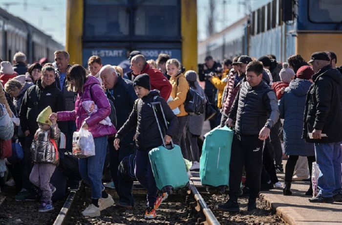 Албания продлевает иммиграционные льготы для афганцев и украинцев 