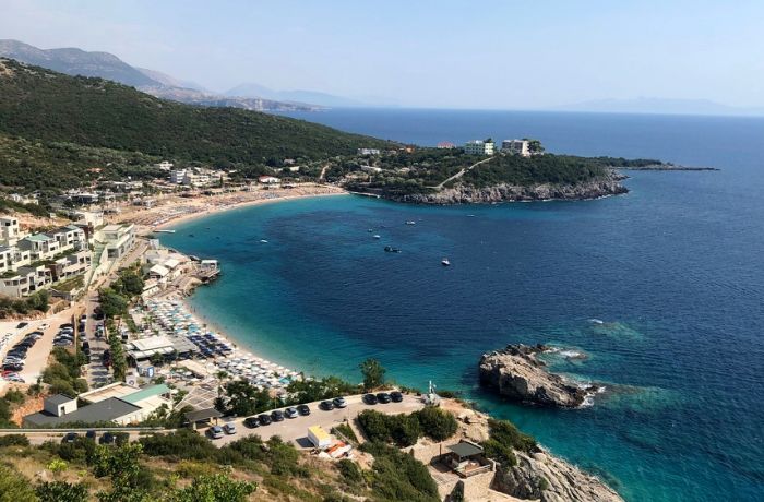 В Албании недовольны, что вместо внутреннего производства туризм стимулирует импорт