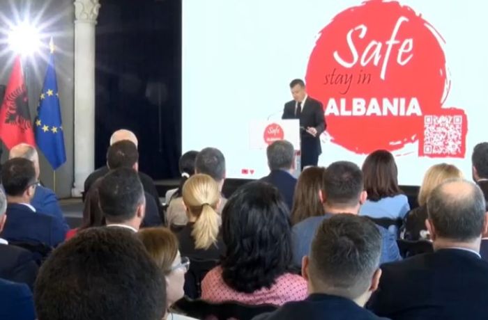 Полиция Албании повысит безопасность туристов в 2024 году 