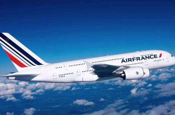 Air France возобновляет авиаперелеты в Тирану