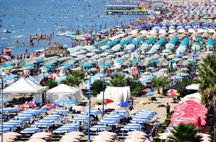 Албания вводит уголовную ответственность за незаконный бизнес на пляжах 