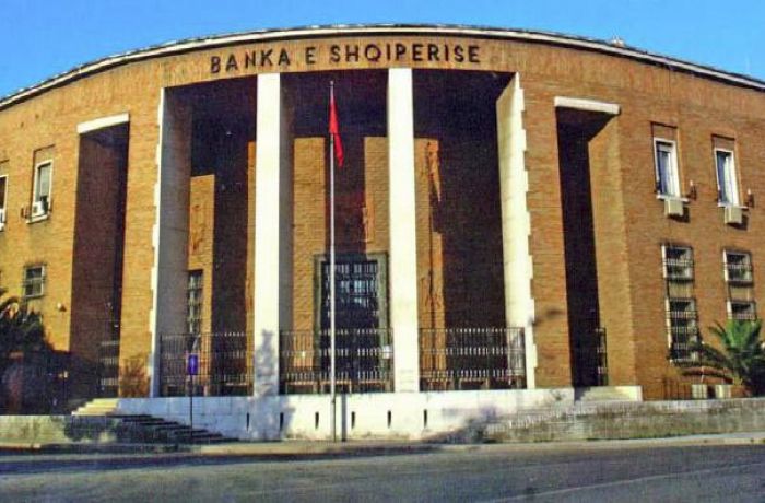 Насколько вырос внешний долг Албании в 2016 году