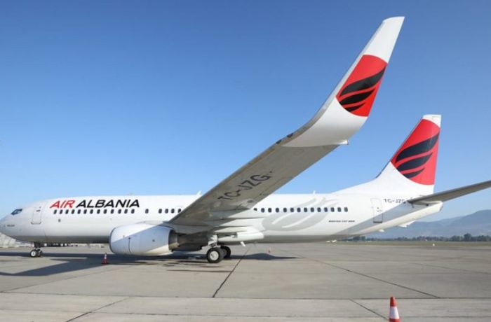 Деятельность авиаперевозчика Air Albania приостановлена 