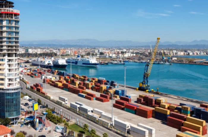 Отчет CCEQ: экономика Албании набирает обороты 