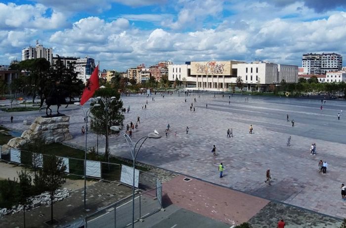 Более 90% албанских семей владеют недвижимостью 