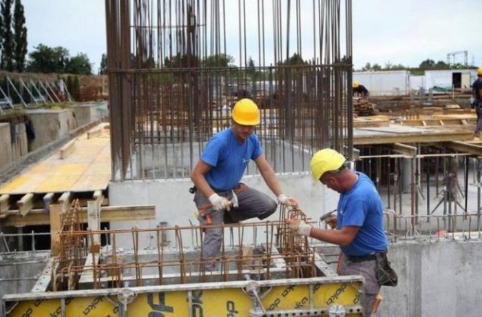 Албания будет бороться "зарплатами в конверте" в строительной отрасли 