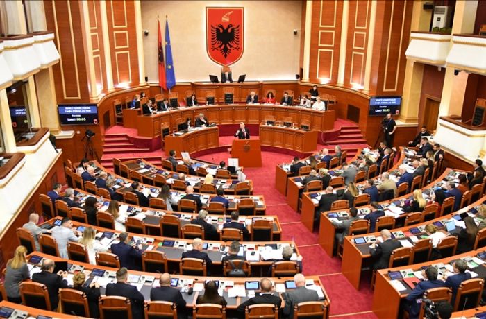 Парламент Албании принял законопроект о гендерном равенстве